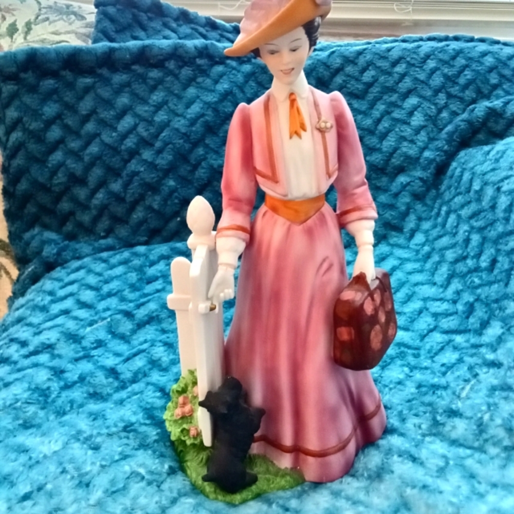 Mrs Albee figurine
